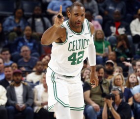 记者：在艾顿试图重回正轨的阶段 我希望霍福德这种球员在他身边