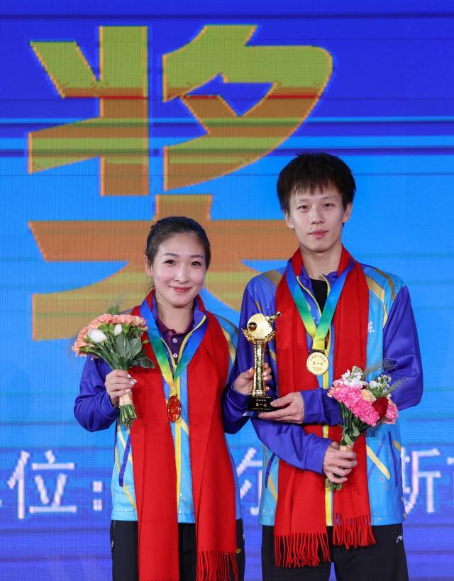 1729046170921062521.jpg (体育)(2)乒乓球——全国锦标赛:林高远_刘诗雯夺得混双冠军XxjpseC007369_20241015_PEPFN0A001.jpg